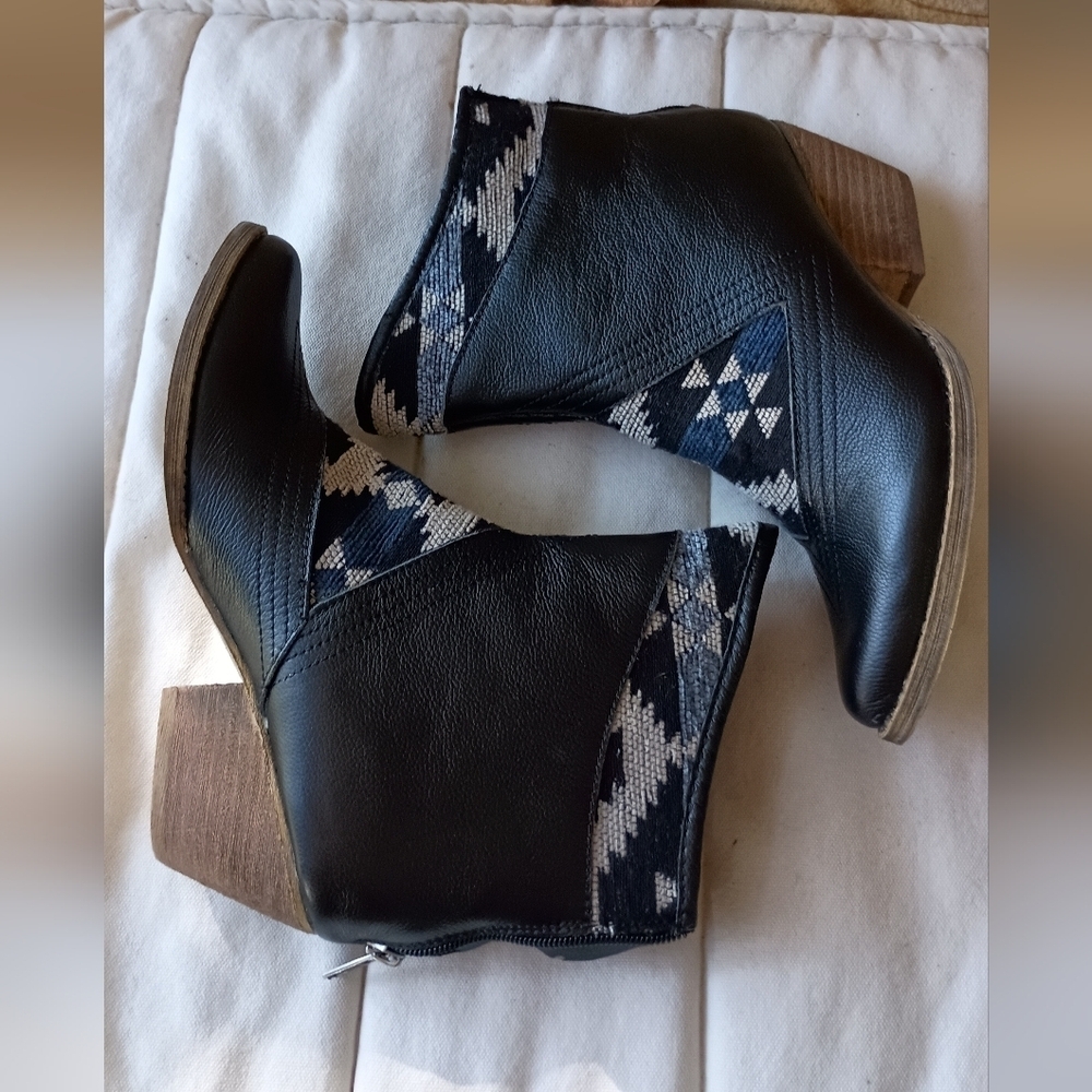 Sbicca Black and Blue Patterned Women's Ankle Boots_7